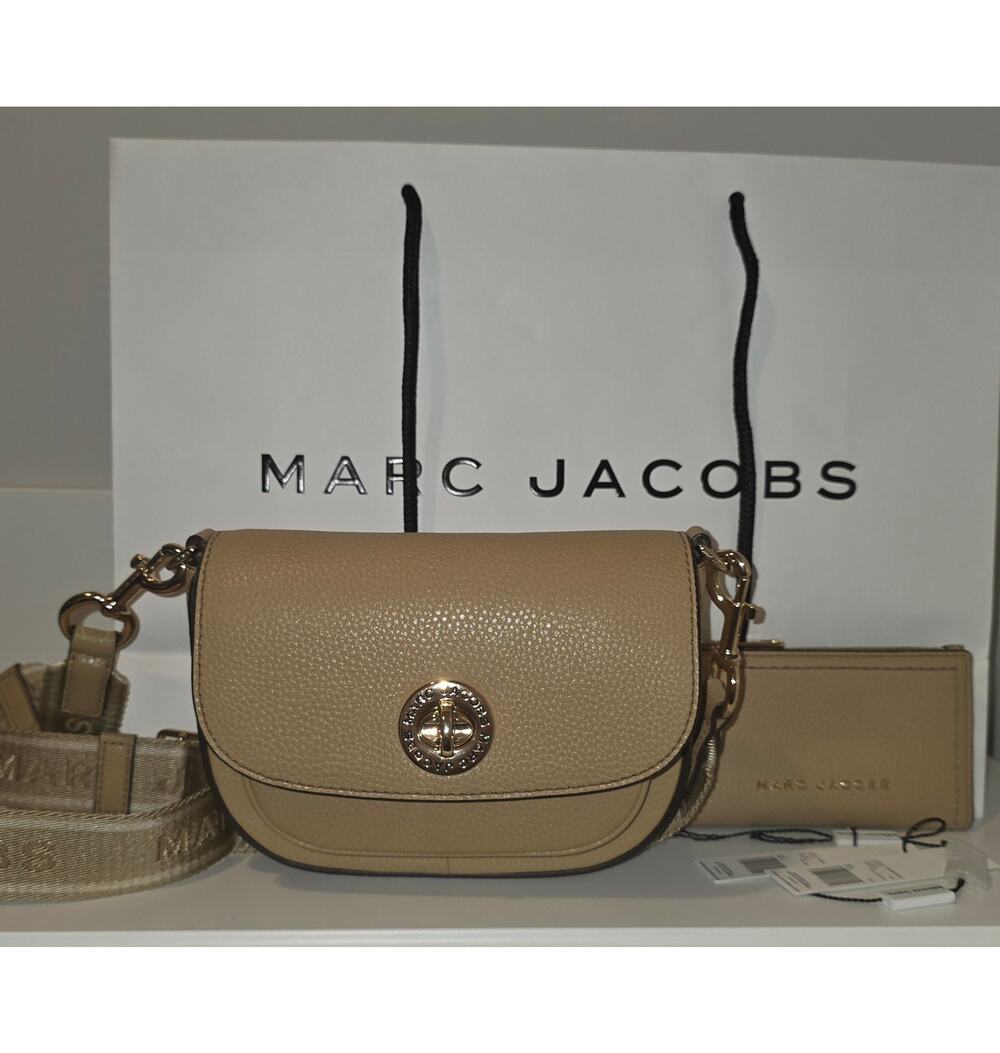 Marc Jacobs Iced Coffee Signet Turnlock Saddle Crossbody w/Matching Wallet